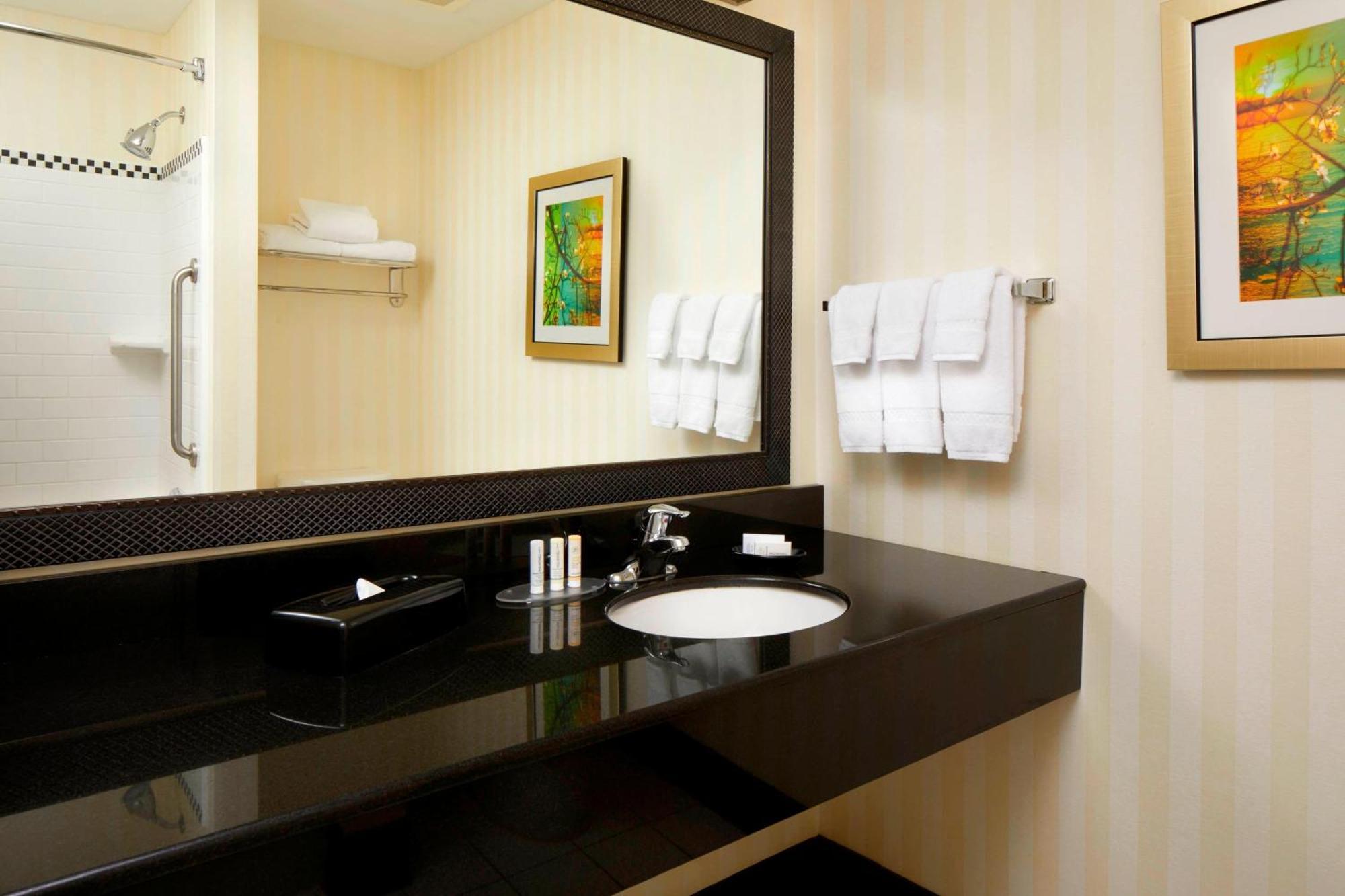 Fairfield Inn & Suites By Marriott Cumberland Zewnętrze zdjęcie